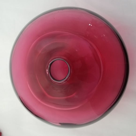 Large Pilgrim Glass Cranberry Squat Vase - Picture 2 of 14